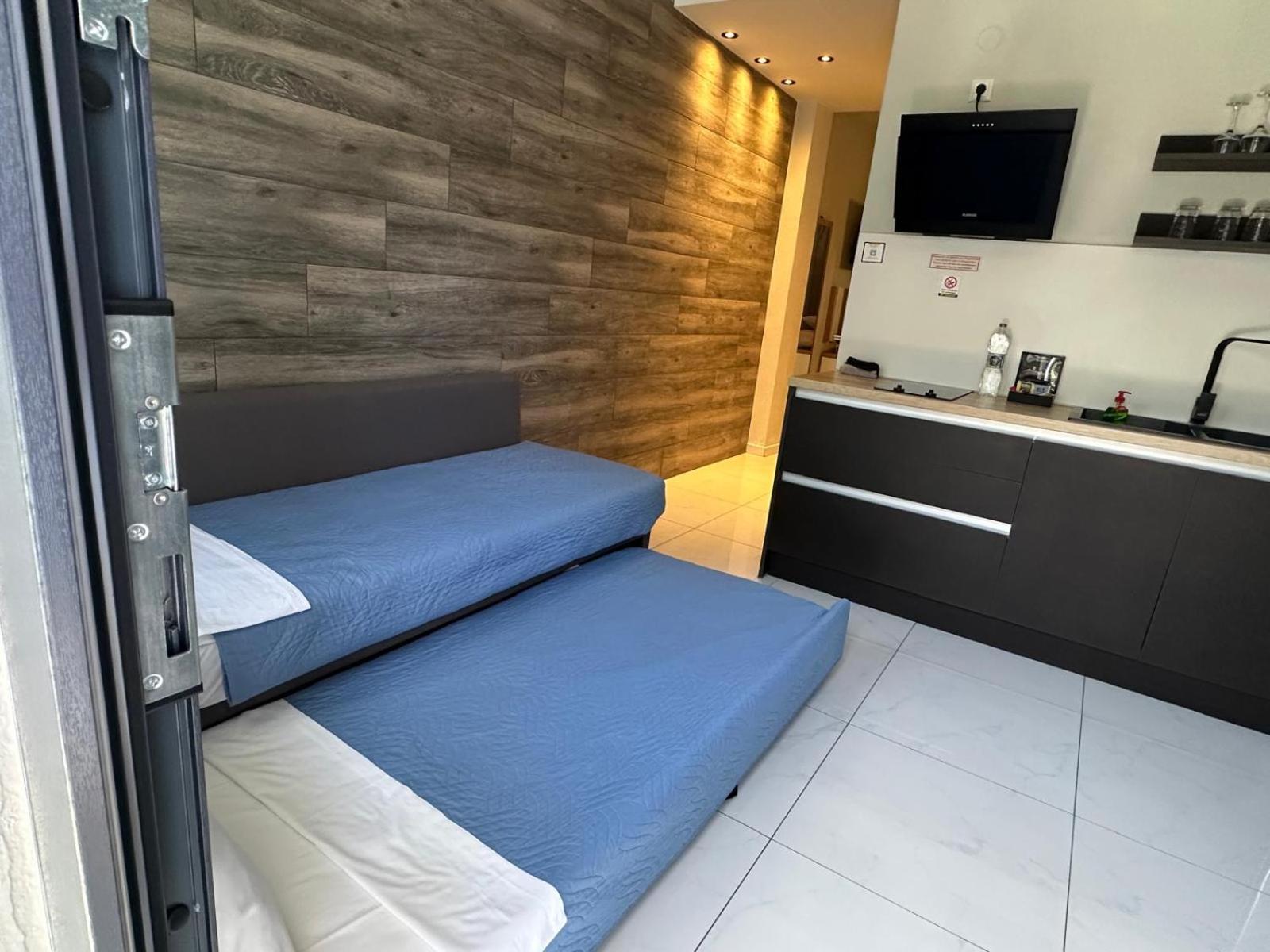 Blue View Apartments Кавала Екстериор снимка